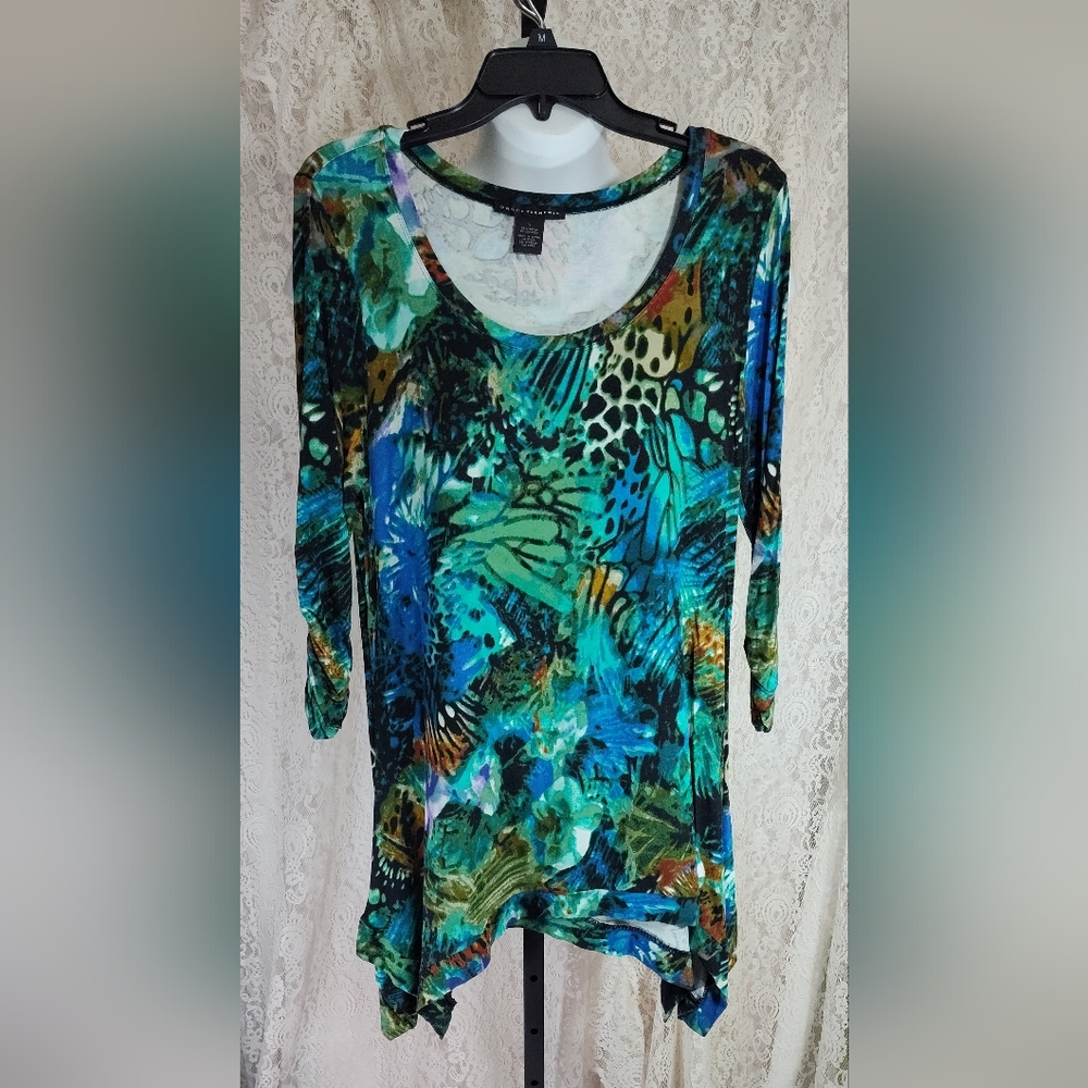 Grace Elements knit Jungle green Print Tunic. NWOT